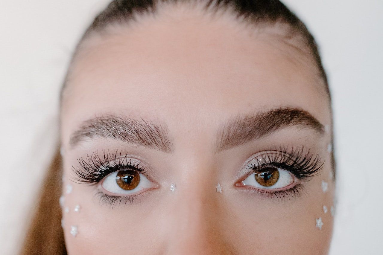 Woman does her eyebrow lift